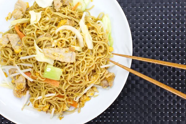 Chinese stir-fried noodles — Stock Photo, Image