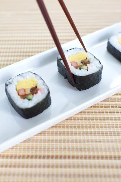 Makizushi Deliciosos rollos de sushi — Foto de Stock