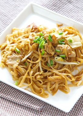 Çin tavada kızartılmış erişte