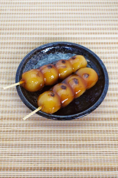 Mitarashi dango lapanese hamur tatlısı — Stok fotoğraf