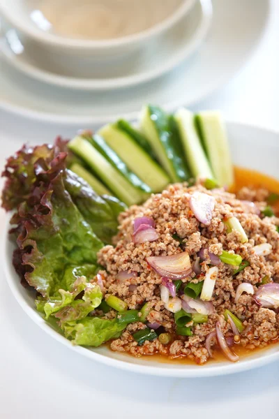 Salada de porco de comida tailandesa picante — Fotografia de Stock