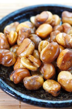 Kızarmış bakla veya fava fasulye