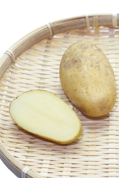 Verse rauwe aardappel — Stockfoto