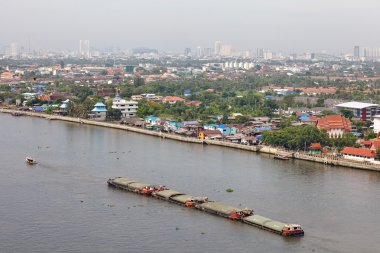 Chao Phraya Nehri Bangkok cityscape