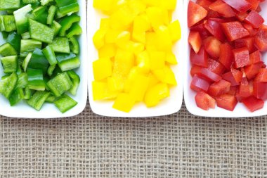 doğranmış taze renkli biber