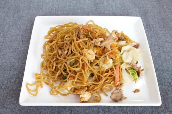 Chinese stir-fried noodles — Stock Photo, Image