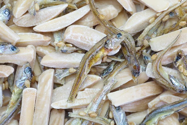 Almendra y sardina seca preferida —  Fotos de Stock