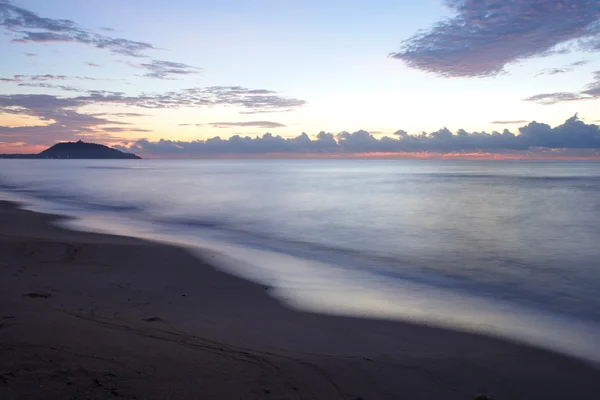 Sand beach and blue sky — Stock Photo, Image