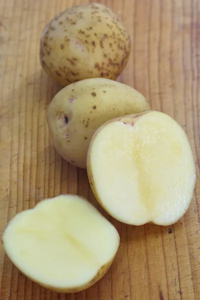 新鮮な収穫ジャガイモ — ストック写真