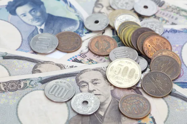Japon yeni banknot ve madeni paraların