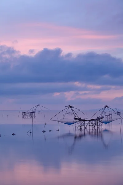 Китайские рыболовные сети — стоковое фото