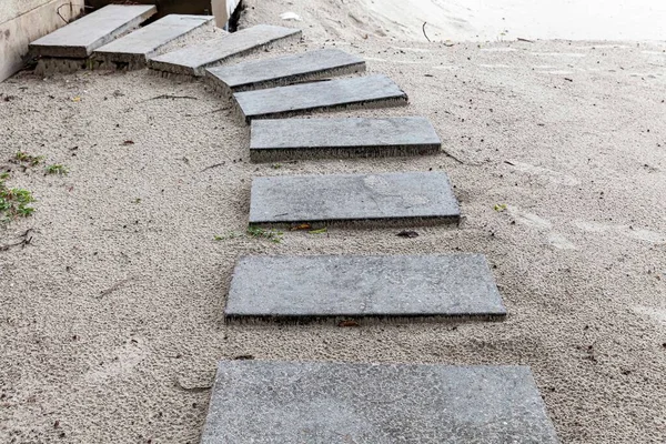 모래사장을 화강암으로 방앗간 — 스톡 사진