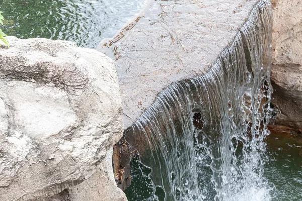 Миниатюрный Водопад Домашнем Аквапарке — стоковое фото