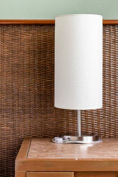 Металл Настольной Лампы Белая Ткань Столе Спальне — стоковое фото
