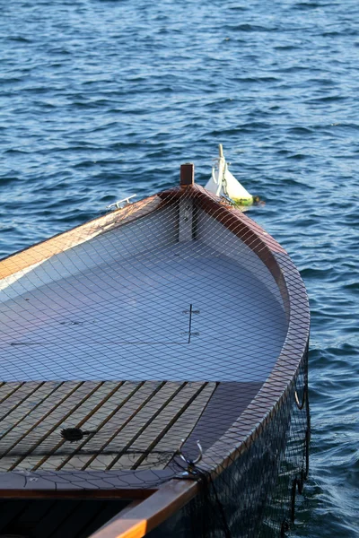 Boat on lake — Stock Photo, Image