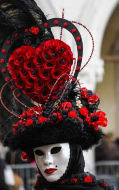 Karnaval maskesi