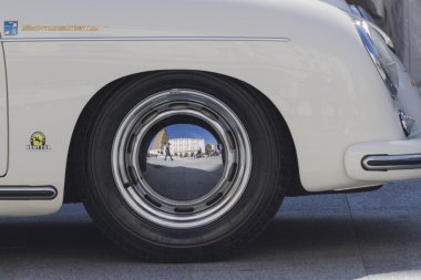 eski model araba 15 bin mil yarışı 2014 olabilir