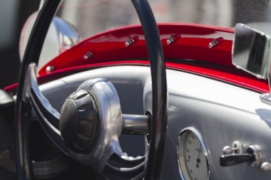 eski model araba 15 bin mil yarışı 2014 olabilir