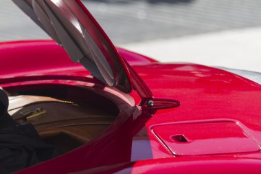 eski model araba 15 bin mil yarışı 2014 olabilir