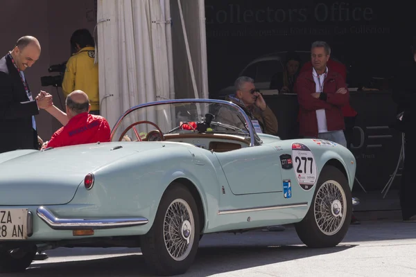 Mille miglia gara di auto d'epoca 15 maggio 2014 — Foto Stock