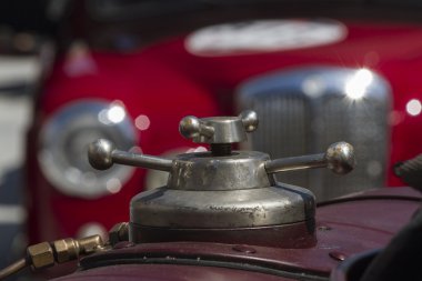 eski model araba 15 bin mil yarışı 2014 olabilir