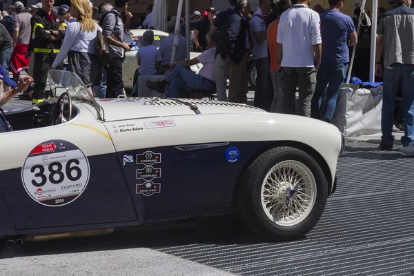 Mille miglia gara di auto d'epoca 15 maggio 2014 — Foto Stock