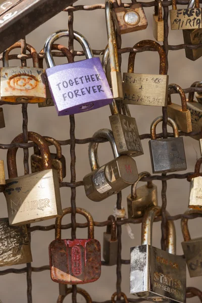 Padlocks mascot in voting — Stock Photo, Image