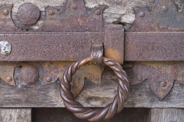 Detalhe da velha porta de madeira — Fotografia de Stock