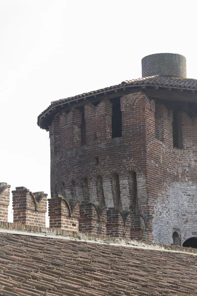 古色古香的古城墙上的城堡 — 图库照片