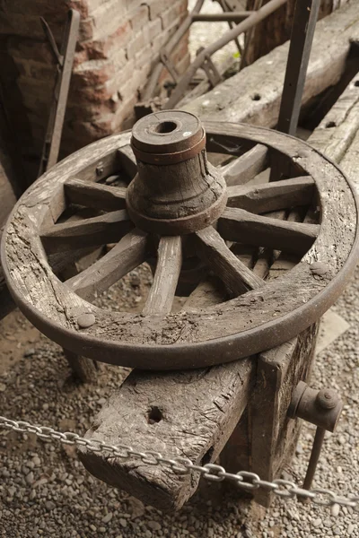 Old wooden wheel — Stock Photo, Image