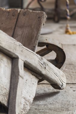 eski ahşap el arabası