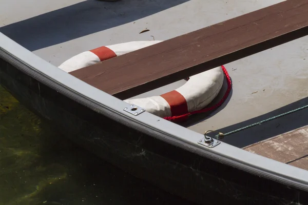 Boat on lake — Stock Photo, Image