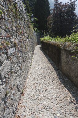 tipik bir köy sokaklarında