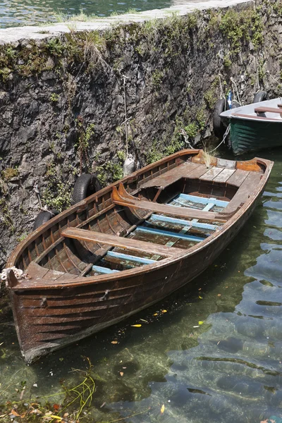 Bateau sur le lac — Photo