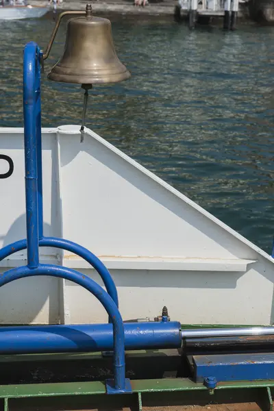 Barco en el lago — Foto de Stock