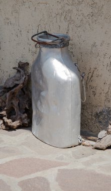 eski sütü kabı