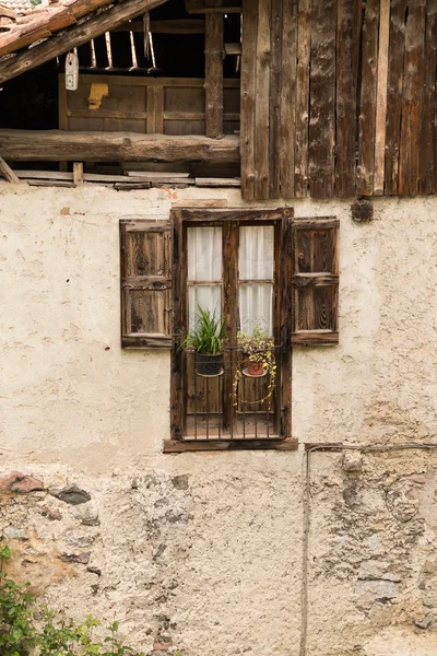 Eski pencere — Stok fotoğraf