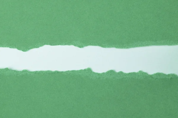 Yeşil yırtık kağıt — Stok fotoğraf