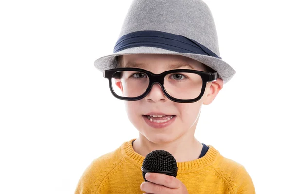 Geeky αγόρι με μικρόφωνο — Φωτογραφία Αρχείου