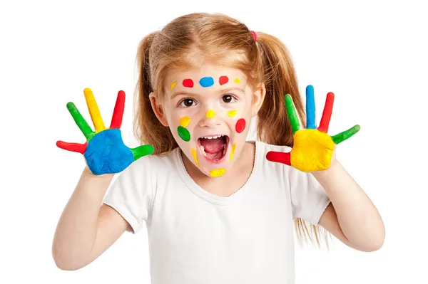 Gilr di tre anni con le mani brillantemente dipinte — Foto Stock