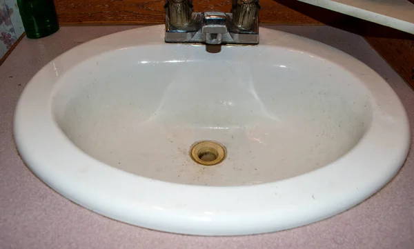 Uma Pia Suja Casa Banho Precisa Uma Limpeza Bokeh Serviços — Fotografia de Stock