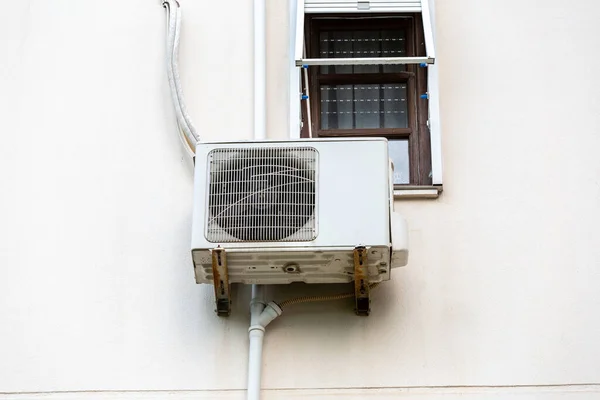 Split Air Conditioner Outdoor Unit Hung Building — ストック写真