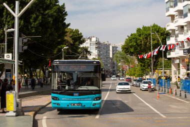 Otobüs Antalya 'da toplu taşıma aracı olarak kullanıldı. Toplu taşıma