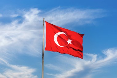 Türkçe bayrak kırmızı ve beyaz
