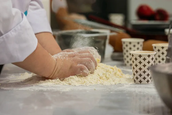 Gastronomy Student Making Dough Apple Pie — Stock Photo, Image