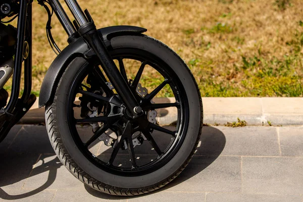 오토바이 바퀴와 부품들 — 스톡 사진