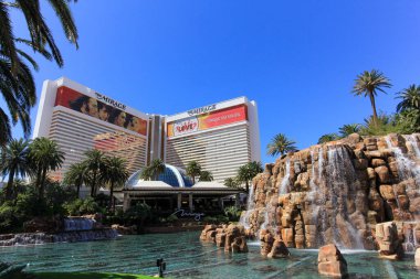 Las Vegas - Newada USA - 03.18.2014: Las Vegas, ABD 'deki The Mirage Hotel' in ön görüntüsü