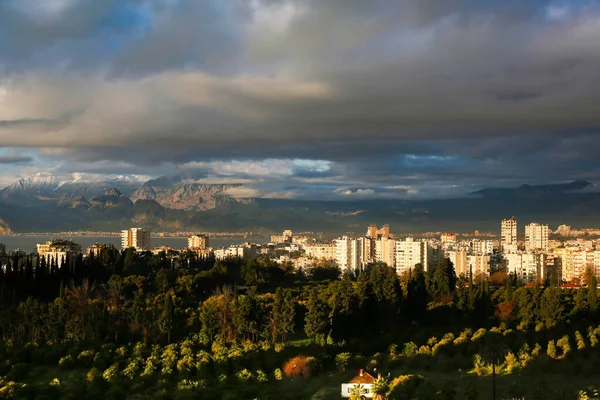 Antalya Stad Och Natur Utsikt Molnig Dag — Stockfoto