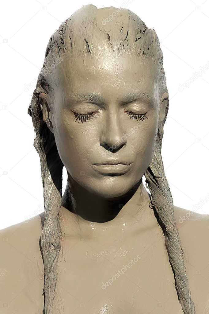 девушка в глине фотосессия. женщина глина. женщина глина. женщина глина. колин пул скульптор.