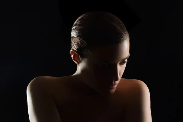 Prachtige spa vrouw met frisse schone huid — Stockfoto
